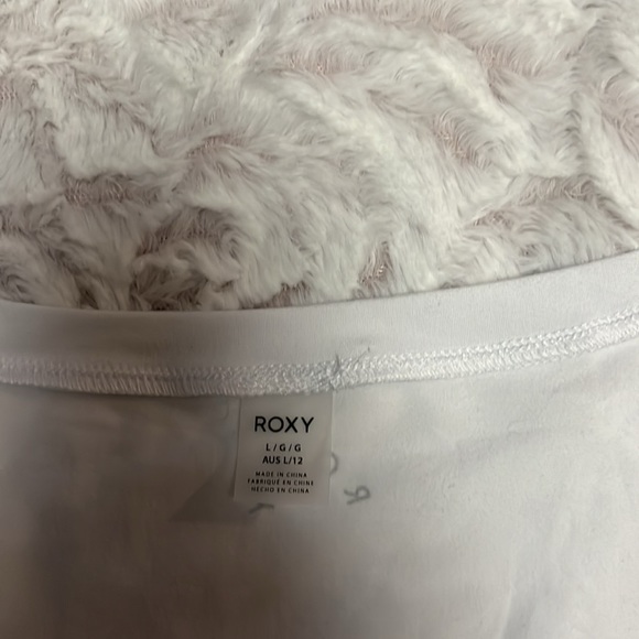 Roxy T shirt - Picture 2 of 4